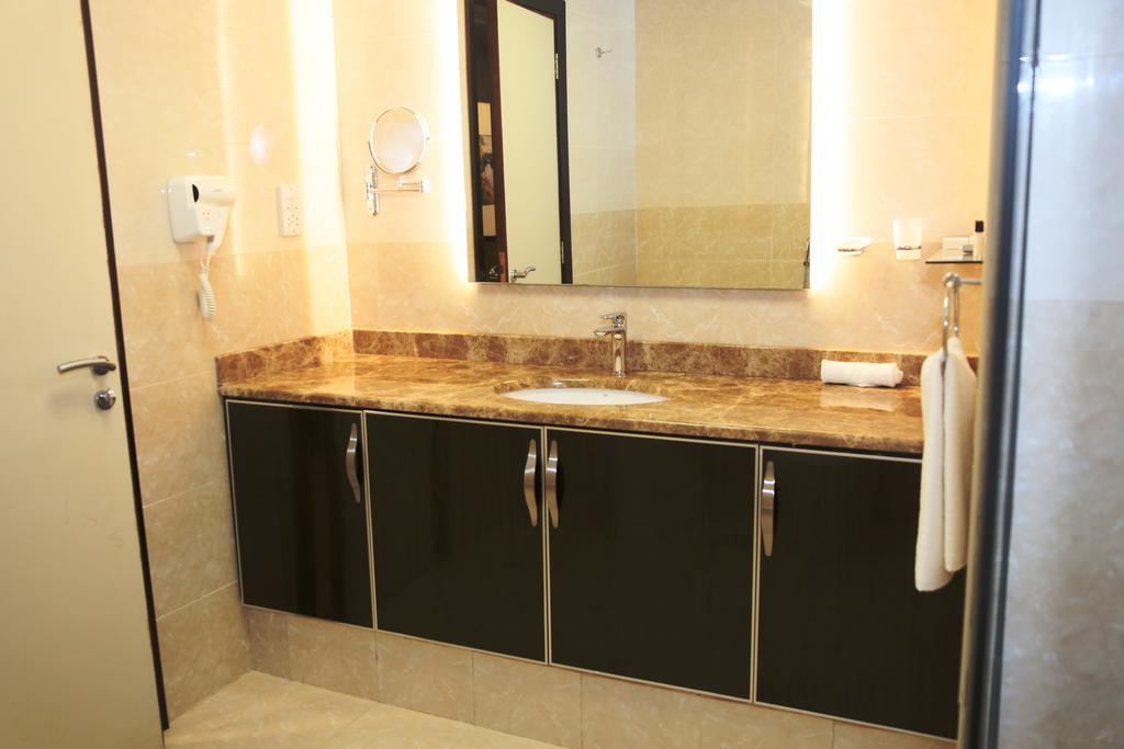 Al Faris 1 Hotel Apartments Дубай Экстерьер фото
